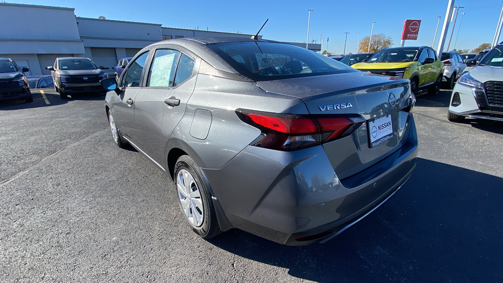 2024 Nissan Versa 1.6 S 7