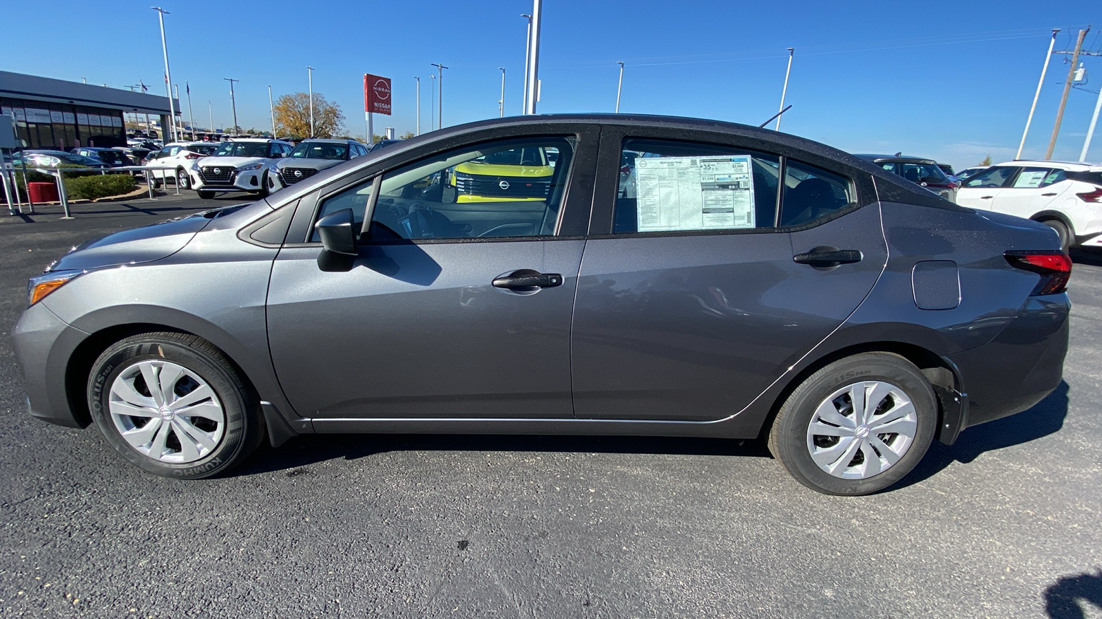 2024 Nissan Versa 1.6 S 8