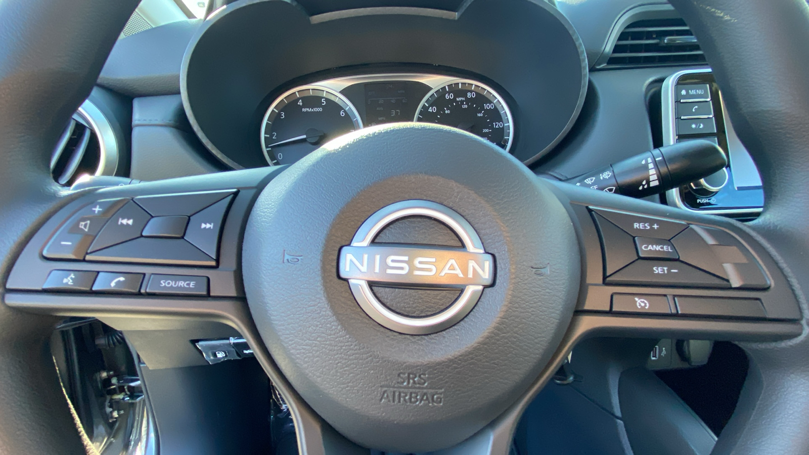 2024 Nissan Versa 1.6 S 13