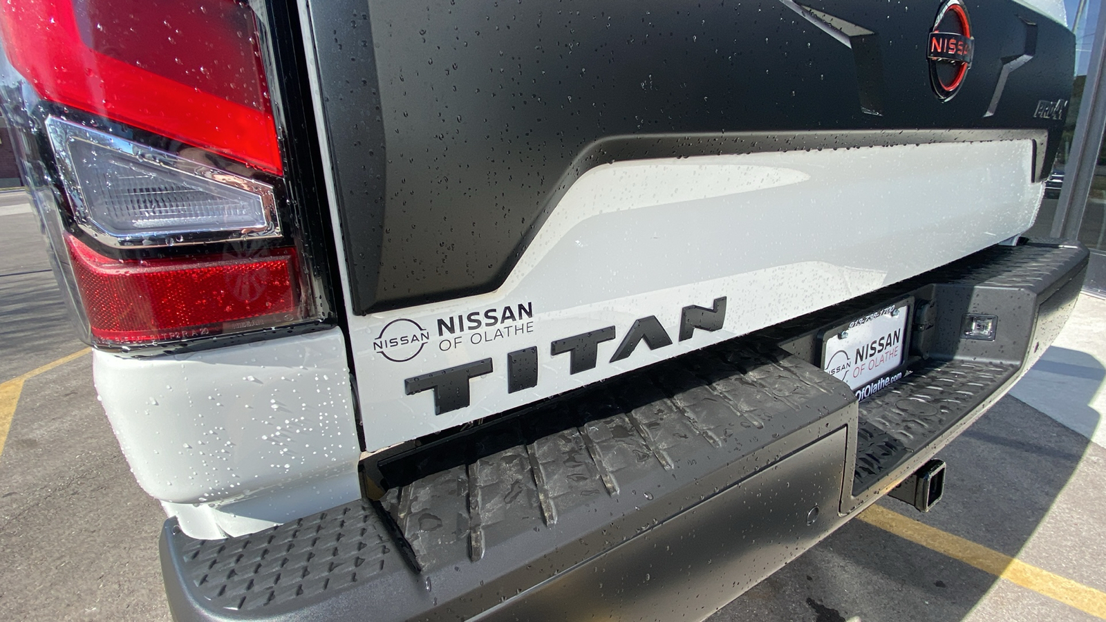 2024 Nissan Titan PRO-4X 14