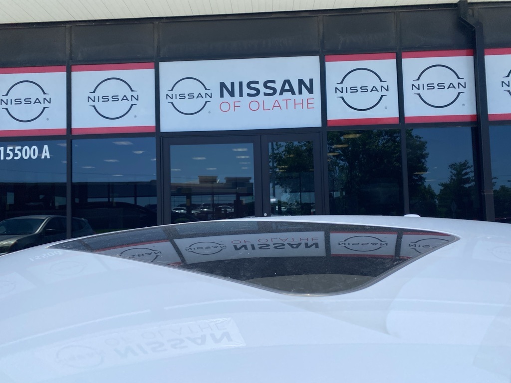 2024 Nissan Altima 2.0 SR 15