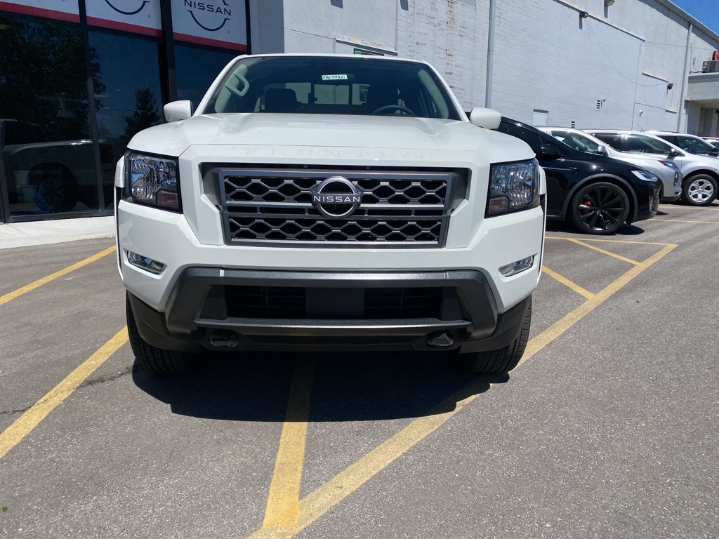 2024 Nissan Frontier SV 4