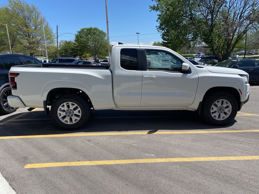 2024 Nissan Frontier SV 8