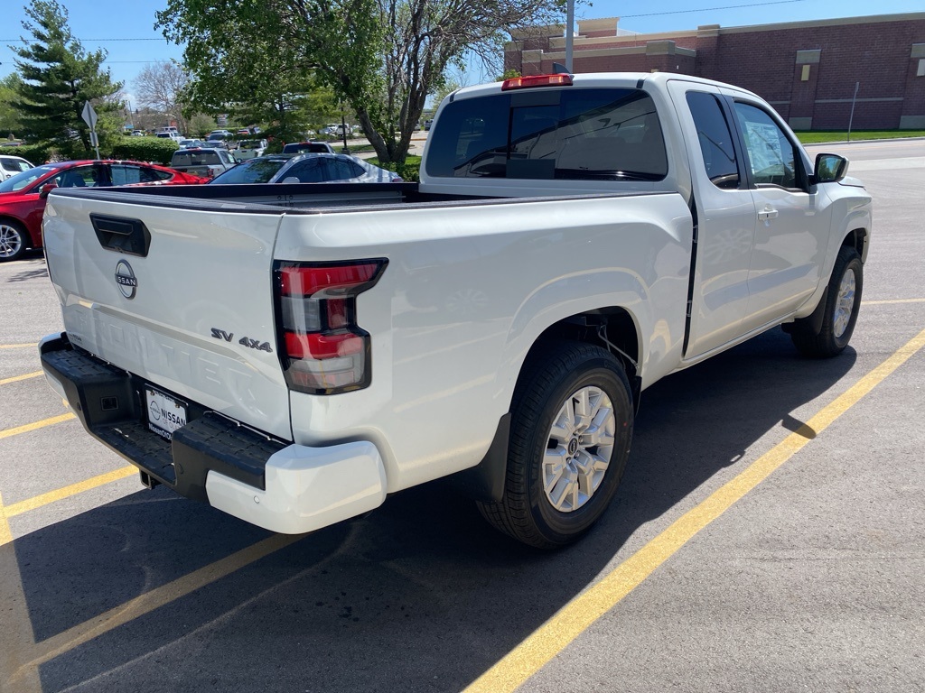 2024 Nissan Frontier SV 9