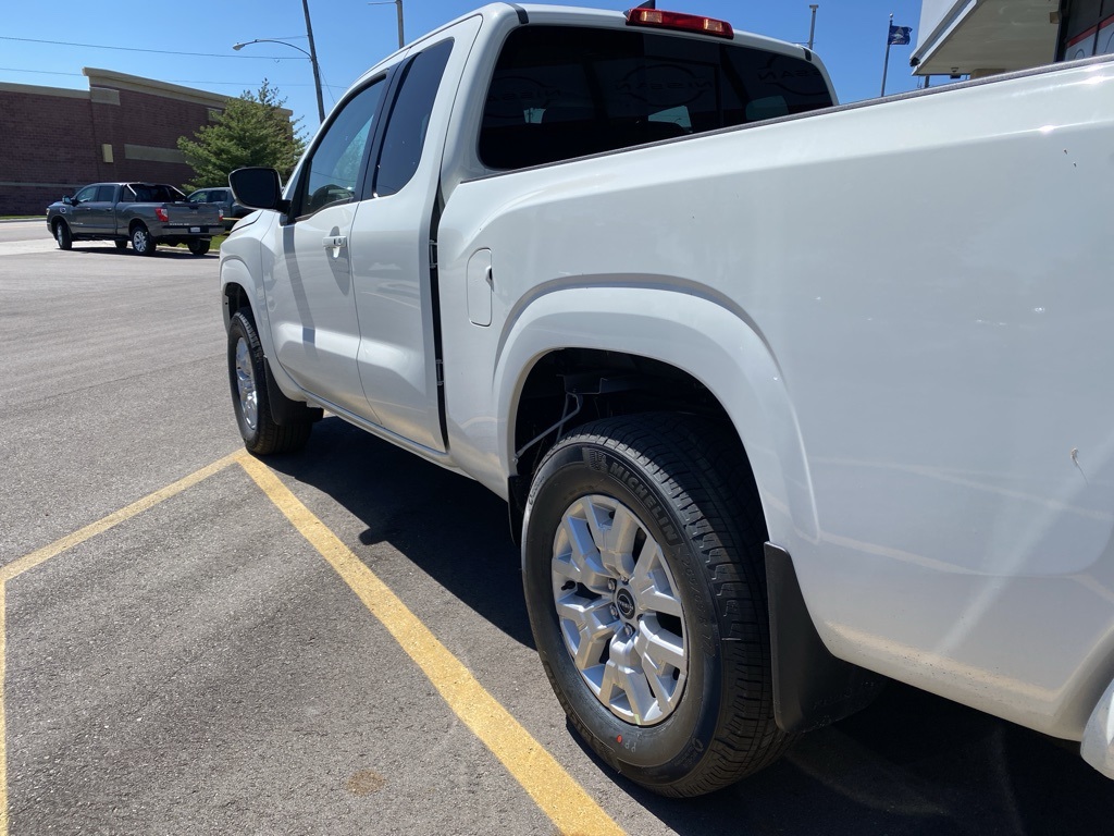 2024 Nissan Frontier SV 12