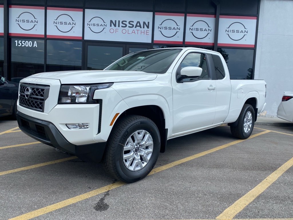 2024 Nissan Frontier SV 2