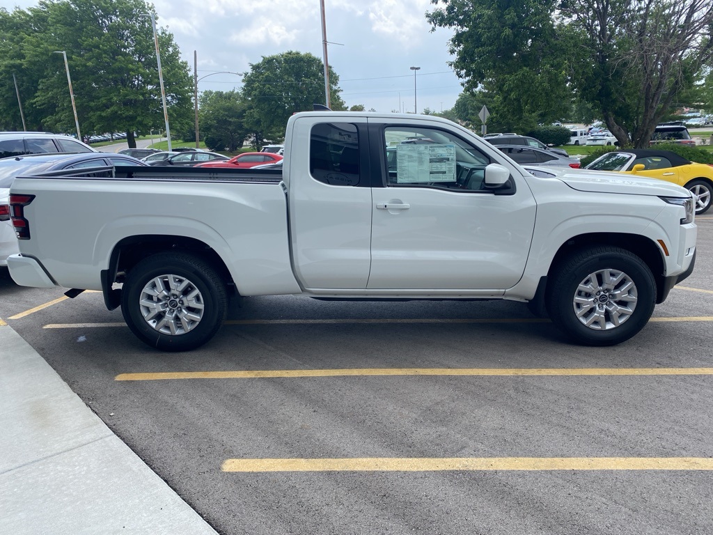 2024 Nissan Frontier SV 8