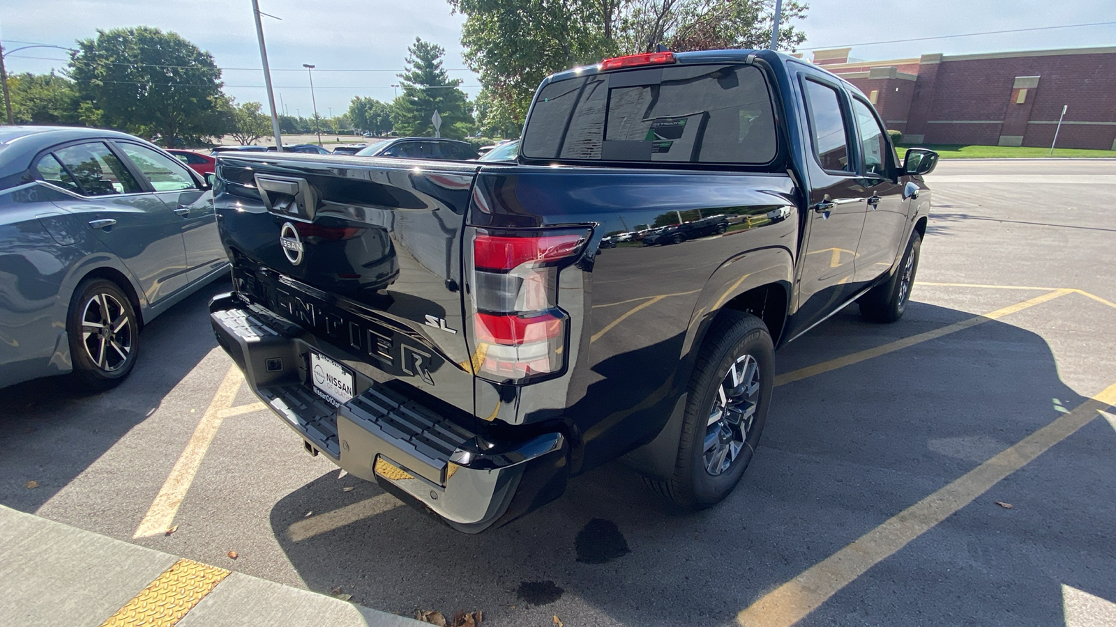 2024 Nissan Frontier SL 6