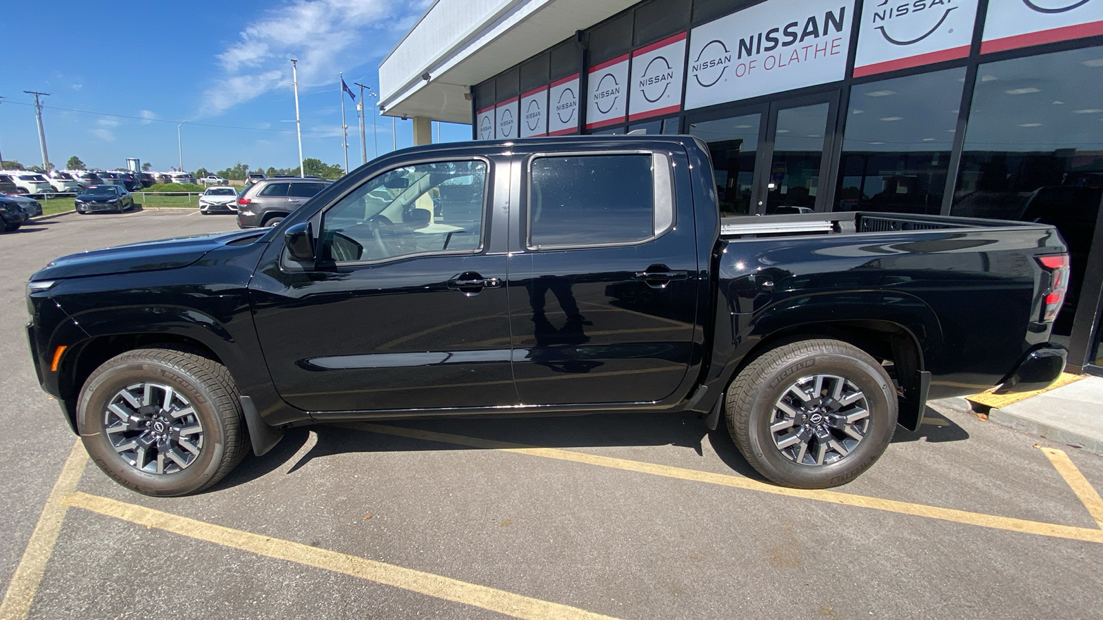 2024 Nissan Frontier SL 10