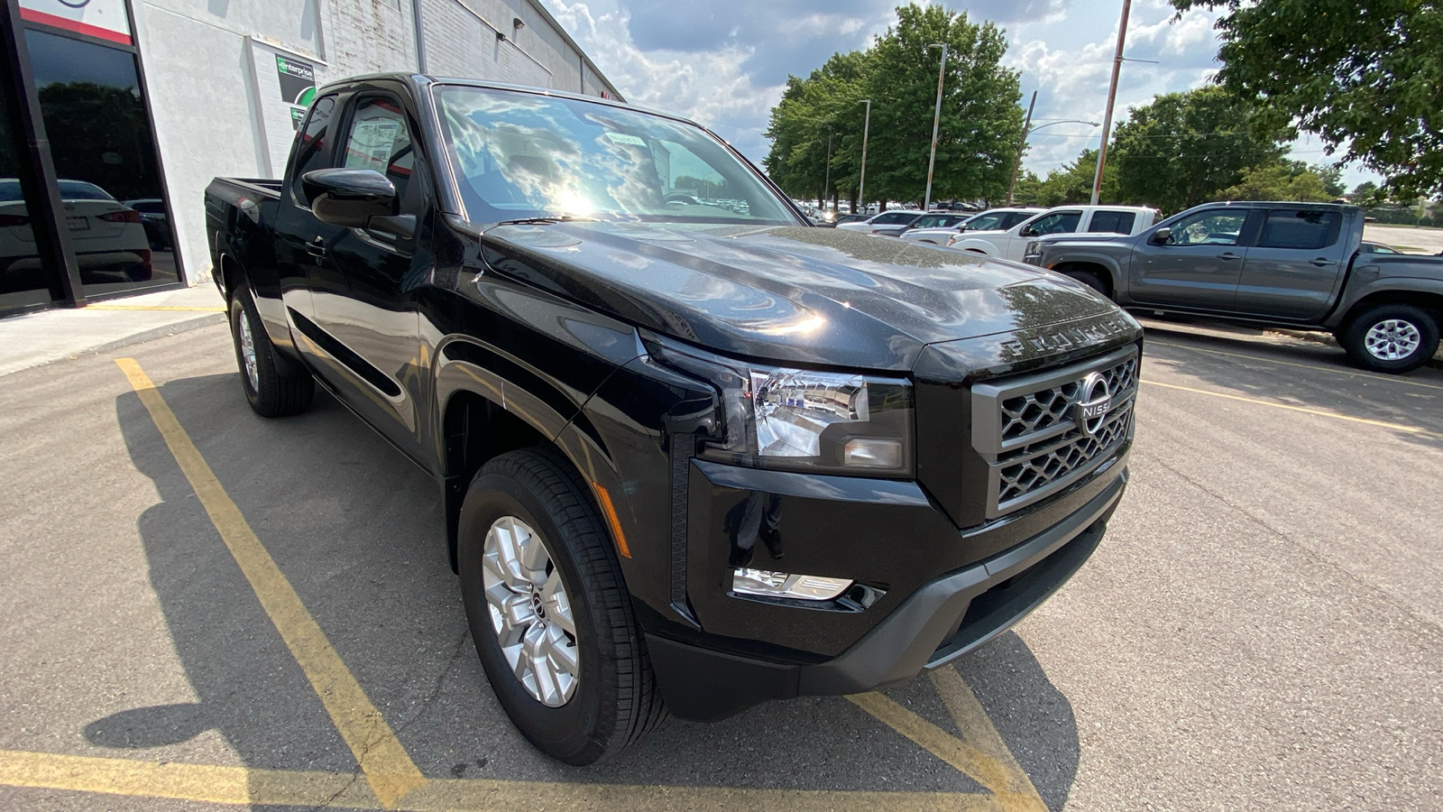 2024 Nissan Frontier SV 4