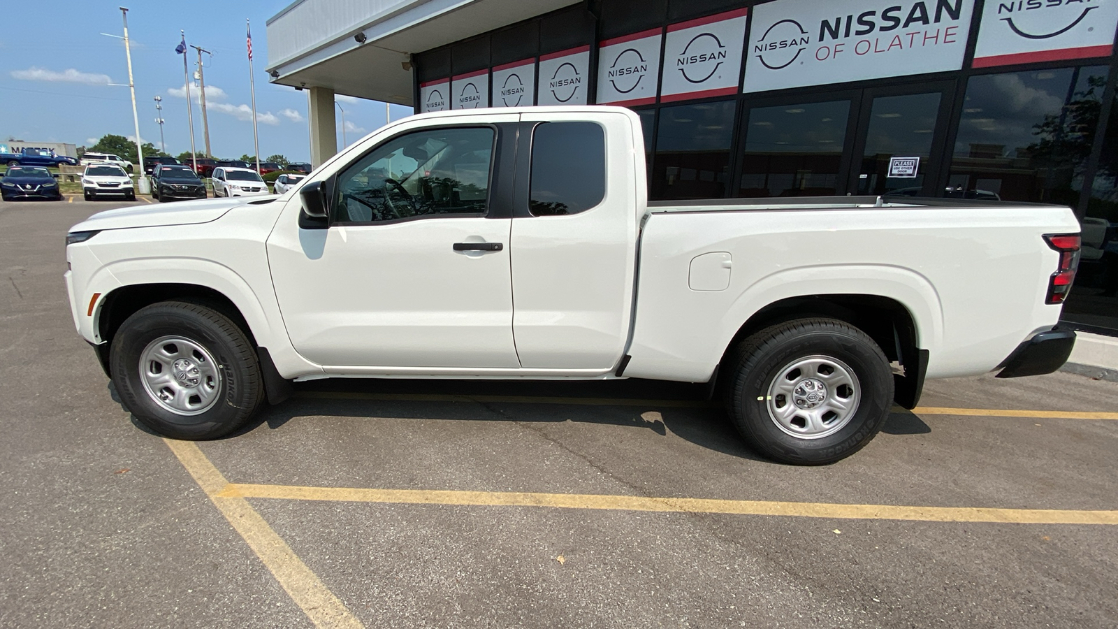 2024 Nissan Frontier S 9