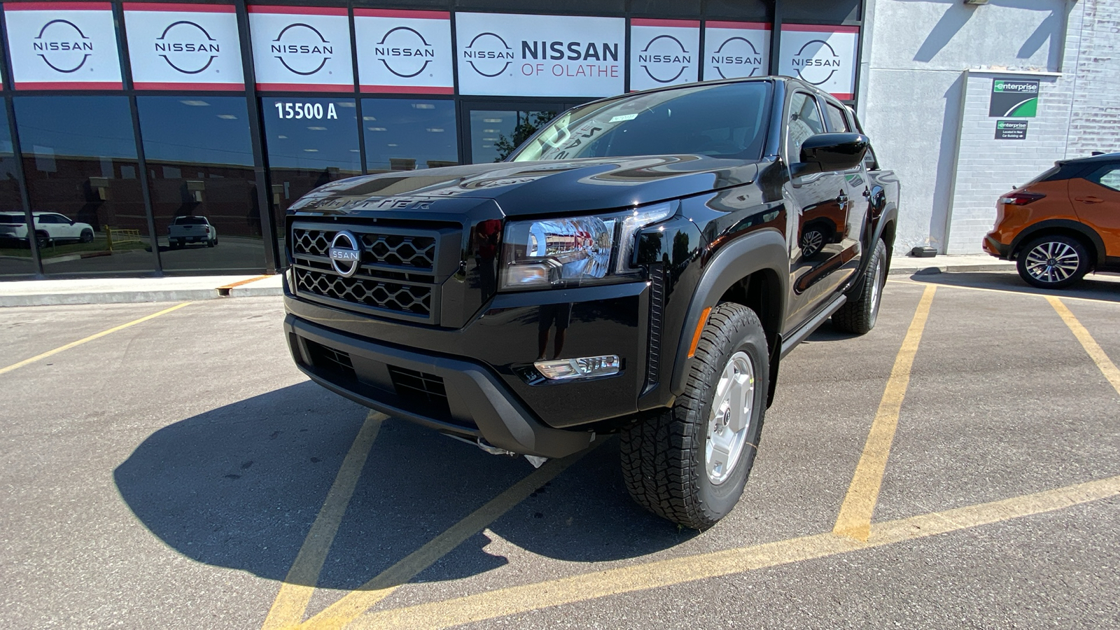 2024 Nissan Frontier SV 2