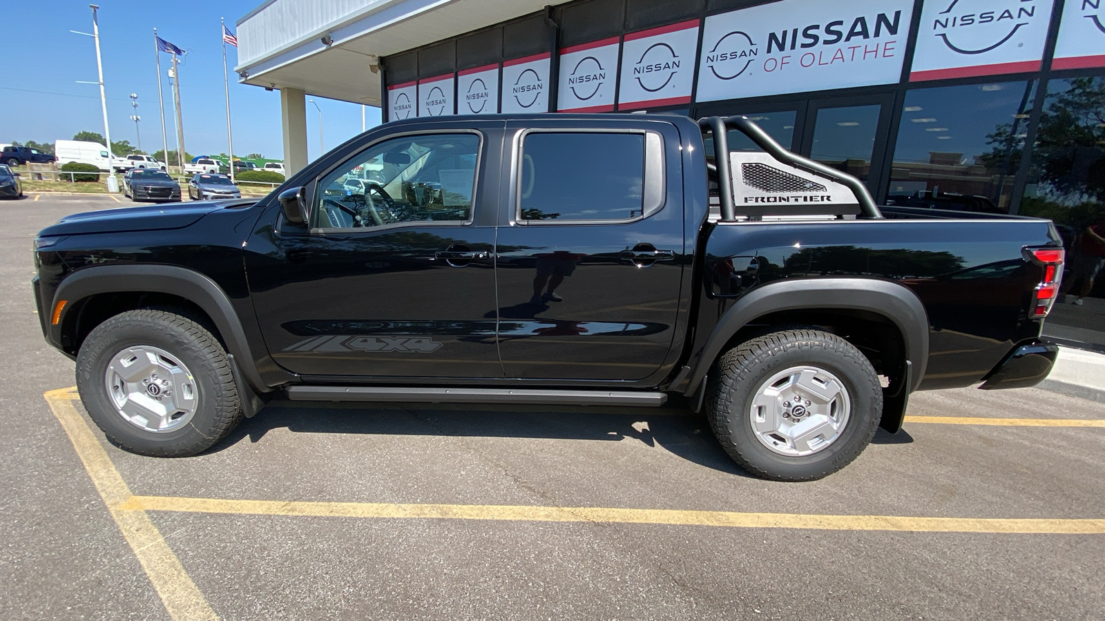 2024 Nissan Frontier SV 9