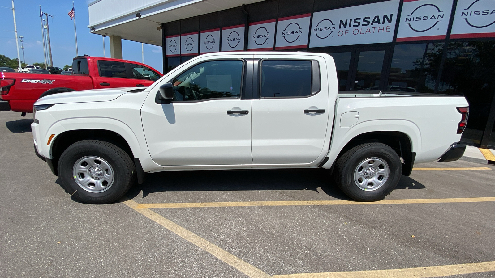 2024 Nissan Frontier S 10