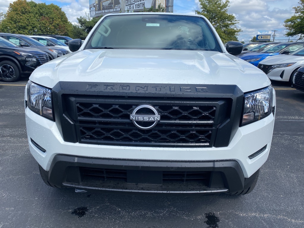 2024 Nissan Frontier S 2