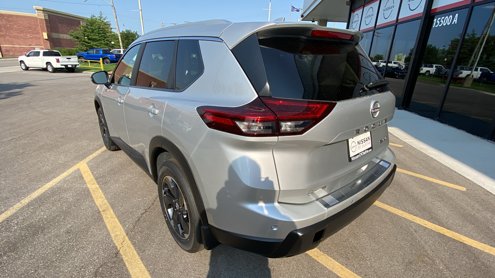 2024 Nissan Rogue SV 9