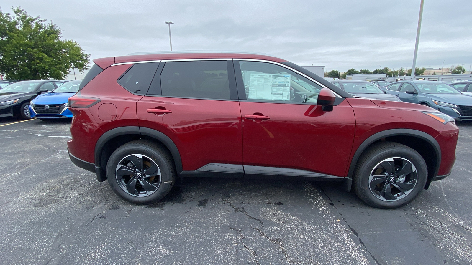 2024 Nissan Rogue SV 4