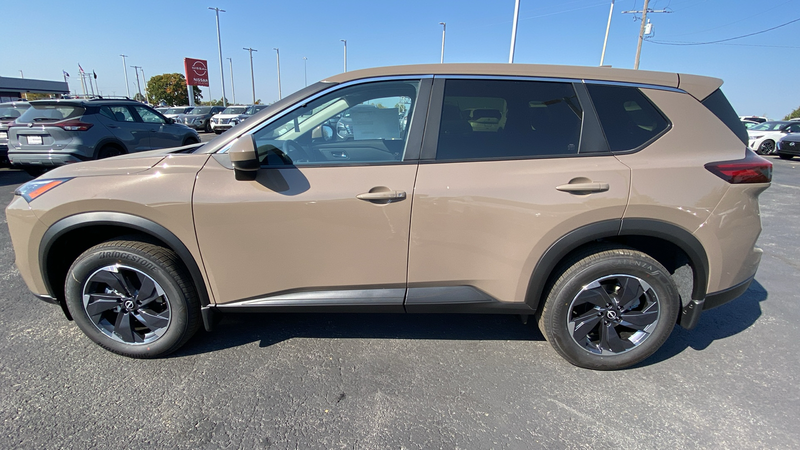 2024 Nissan Rogue SV 8