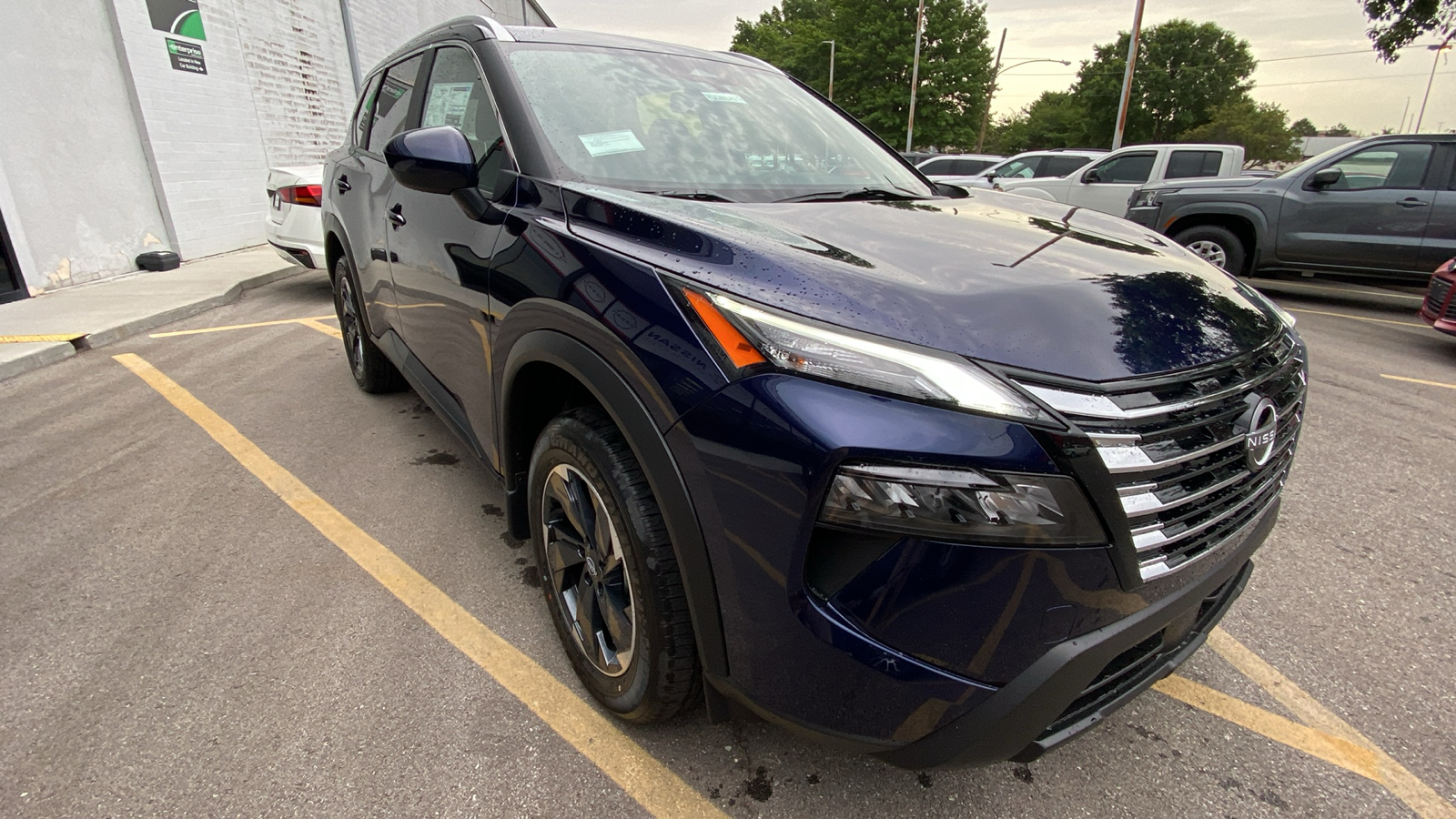 2024 Nissan Rogue SV 4