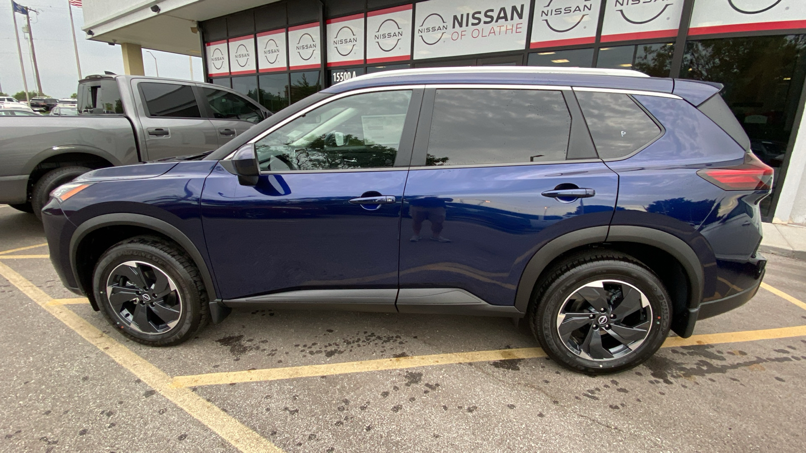 2024 Nissan Rogue SV 10