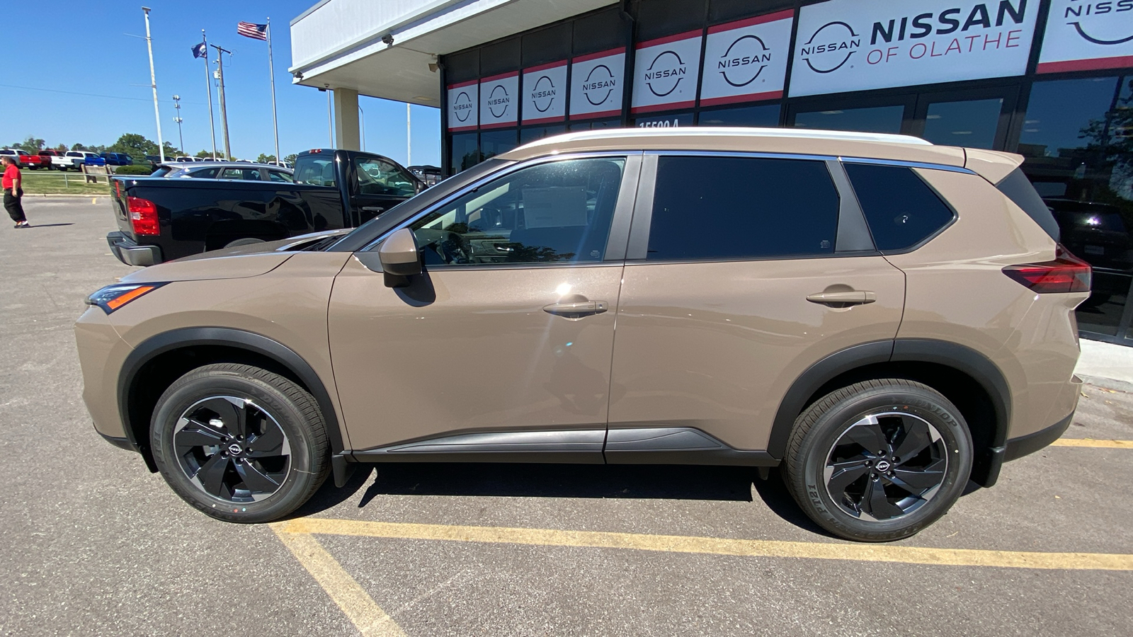 2024 Nissan Rogue SV 10