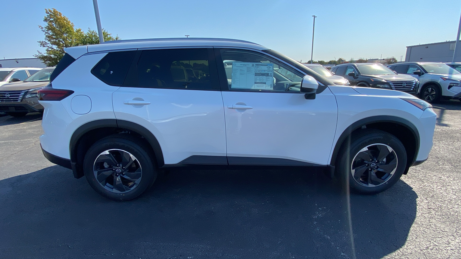 2024 Nissan Rogue SV 4