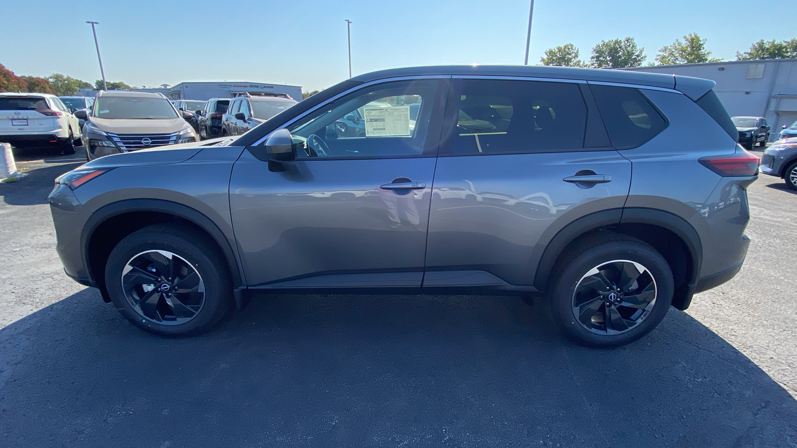 2024 Nissan Rogue SV 8