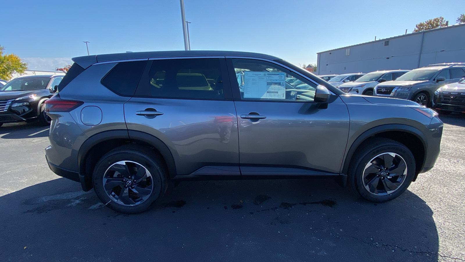 2024 Nissan Rogue SV 4