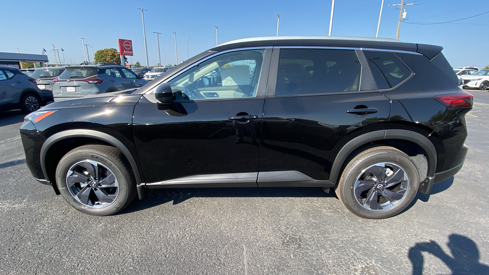 2024 Nissan Rogue SV 8