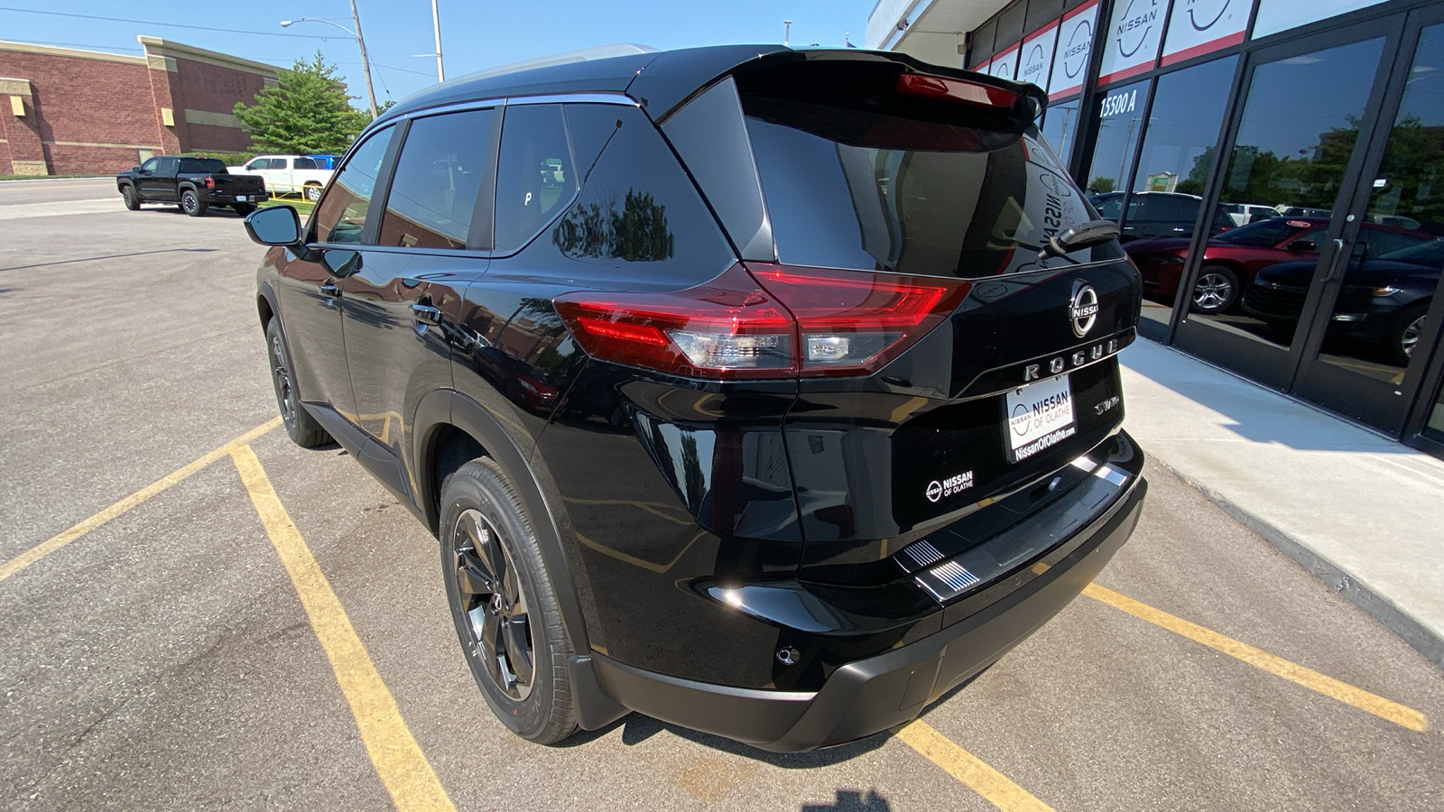 2024 Nissan Rogue SV 8