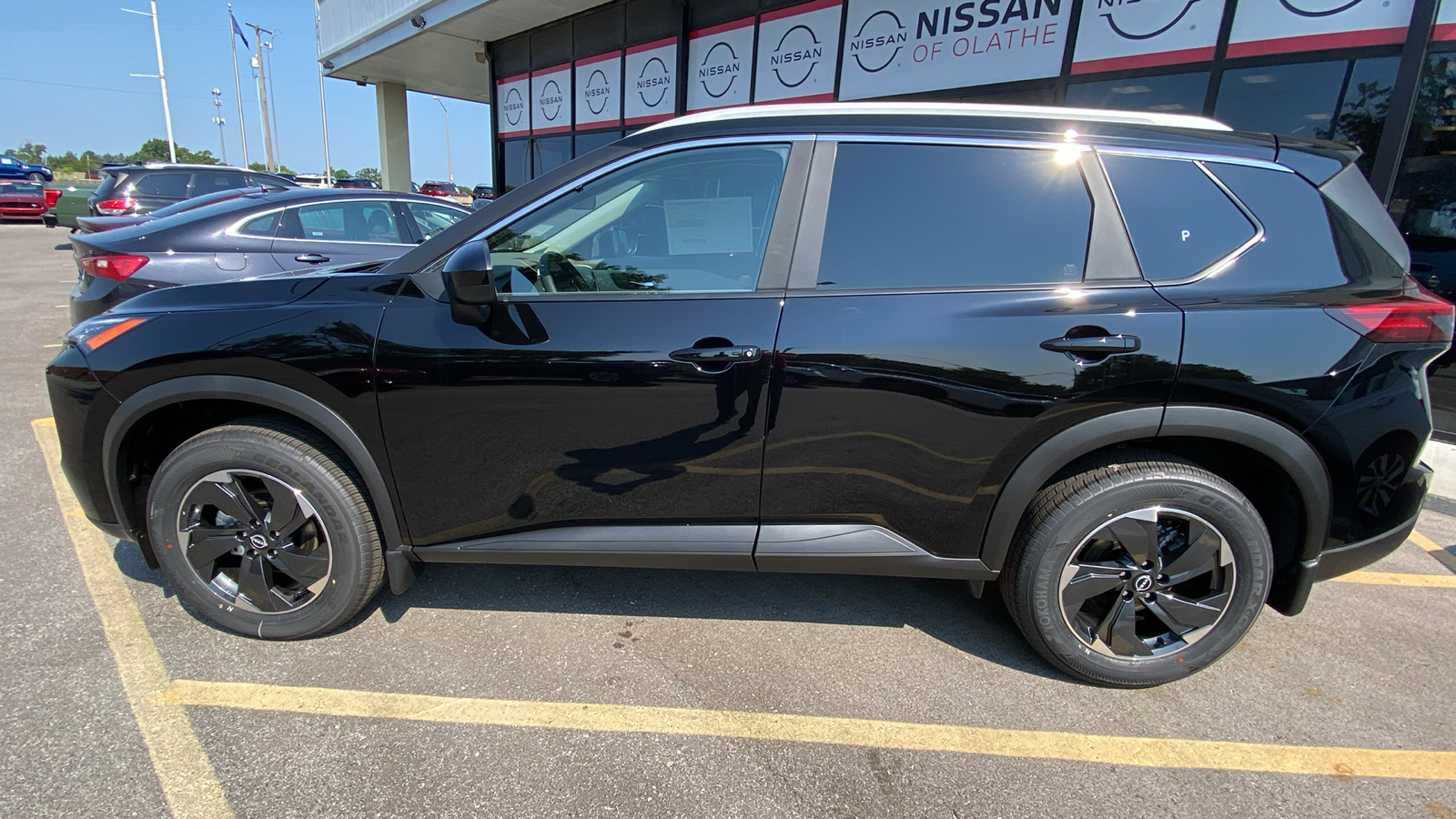 2024 Nissan Rogue SV 9