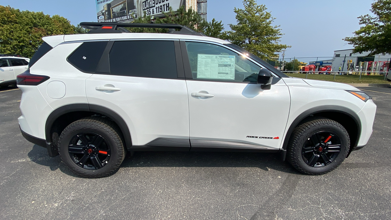 2025 Nissan Rogue SV 4