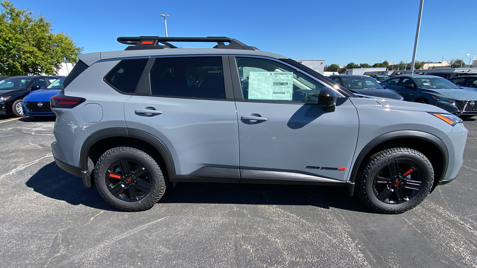 2025 Nissan Rogue SV 4