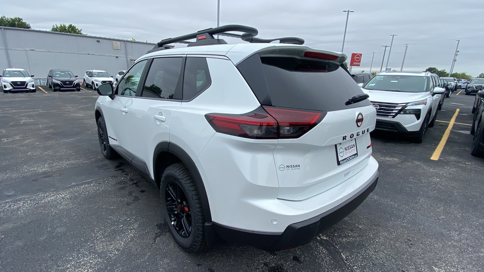 2025 Nissan Rogue SV 8