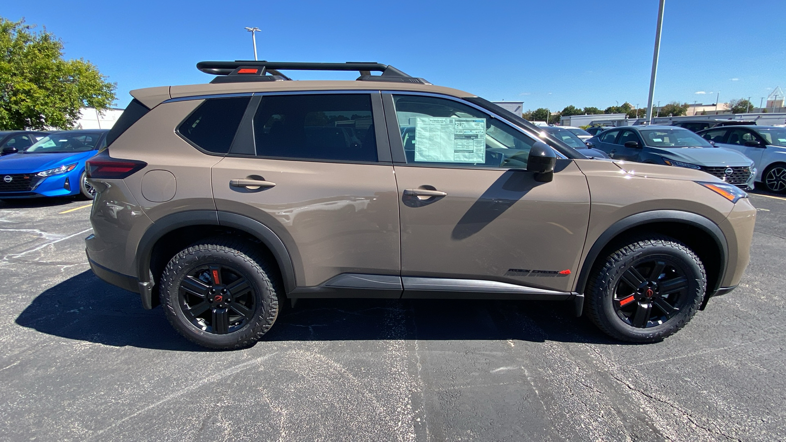 2025 Nissan Rogue SV 4