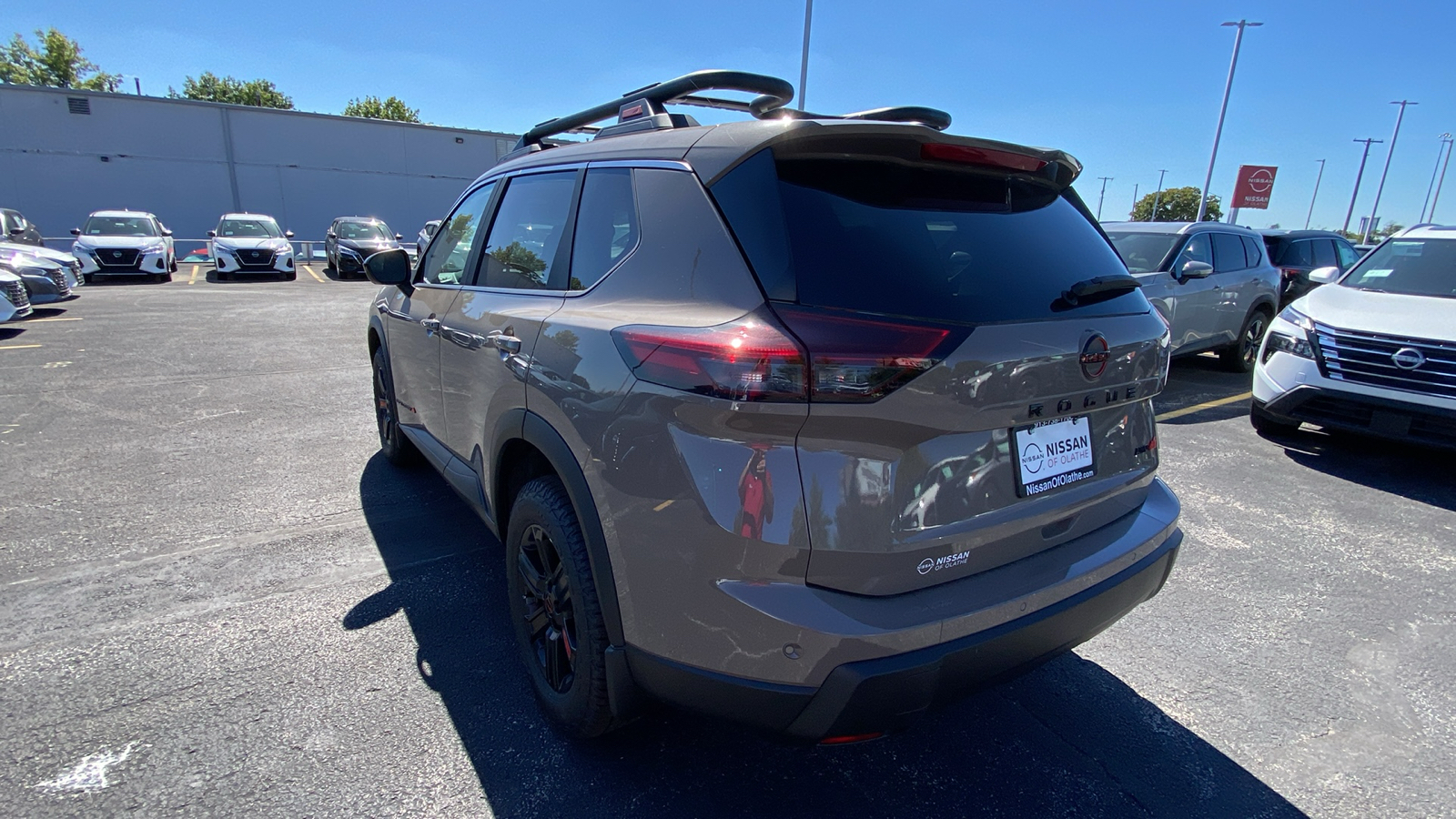 2025 Nissan Rogue SV 8