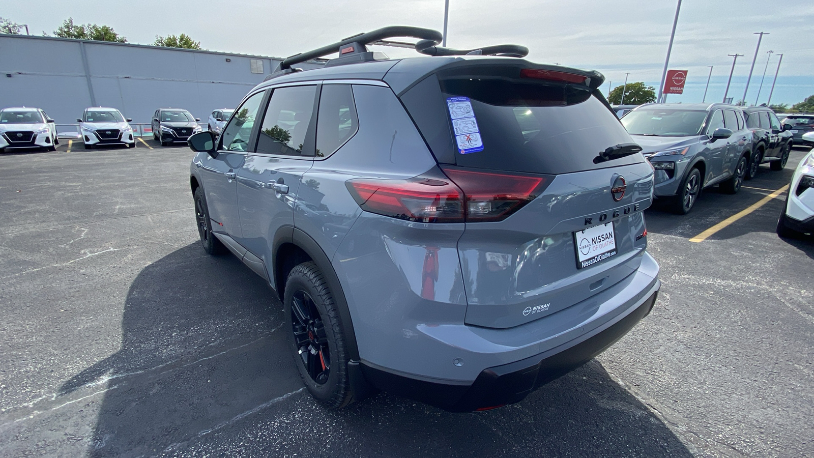 2025 Nissan Rogue SV 8