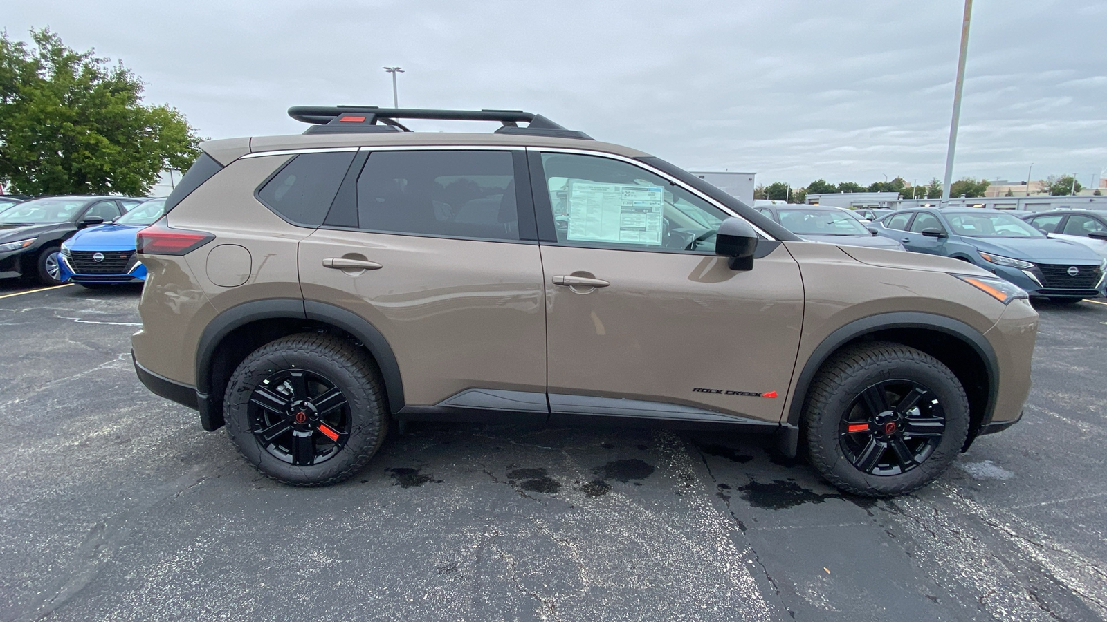 2025 Nissan Rogue SV 4