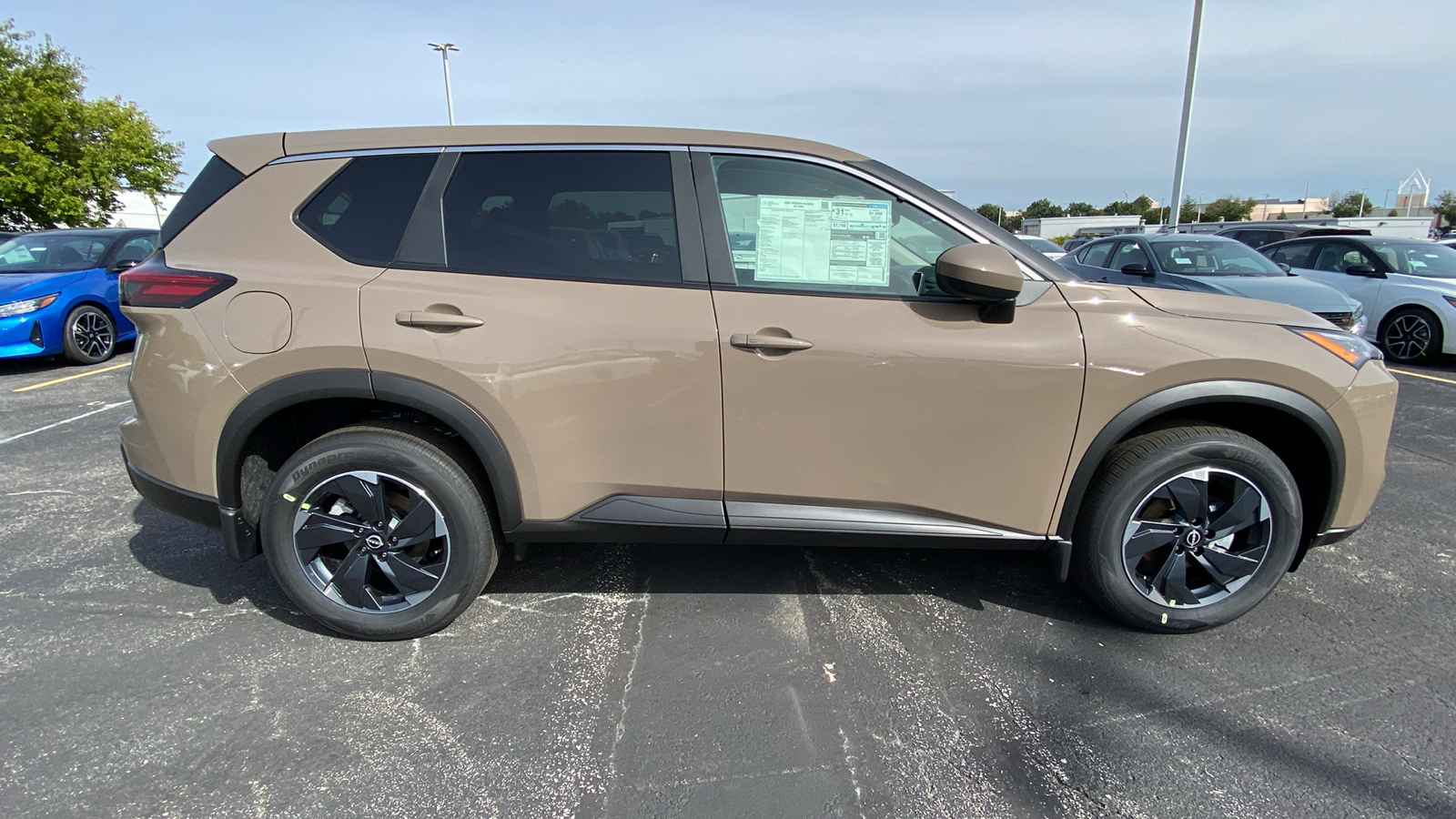 2025 Nissan Rogue SV 4