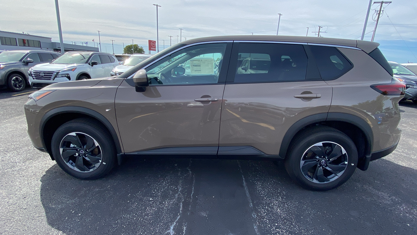 2025 Nissan Rogue SV 9