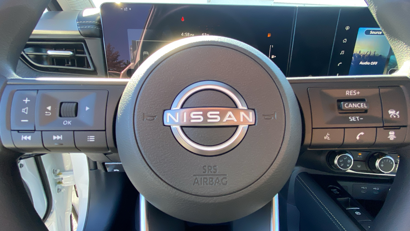 2025 Nissan Kicks SV 13