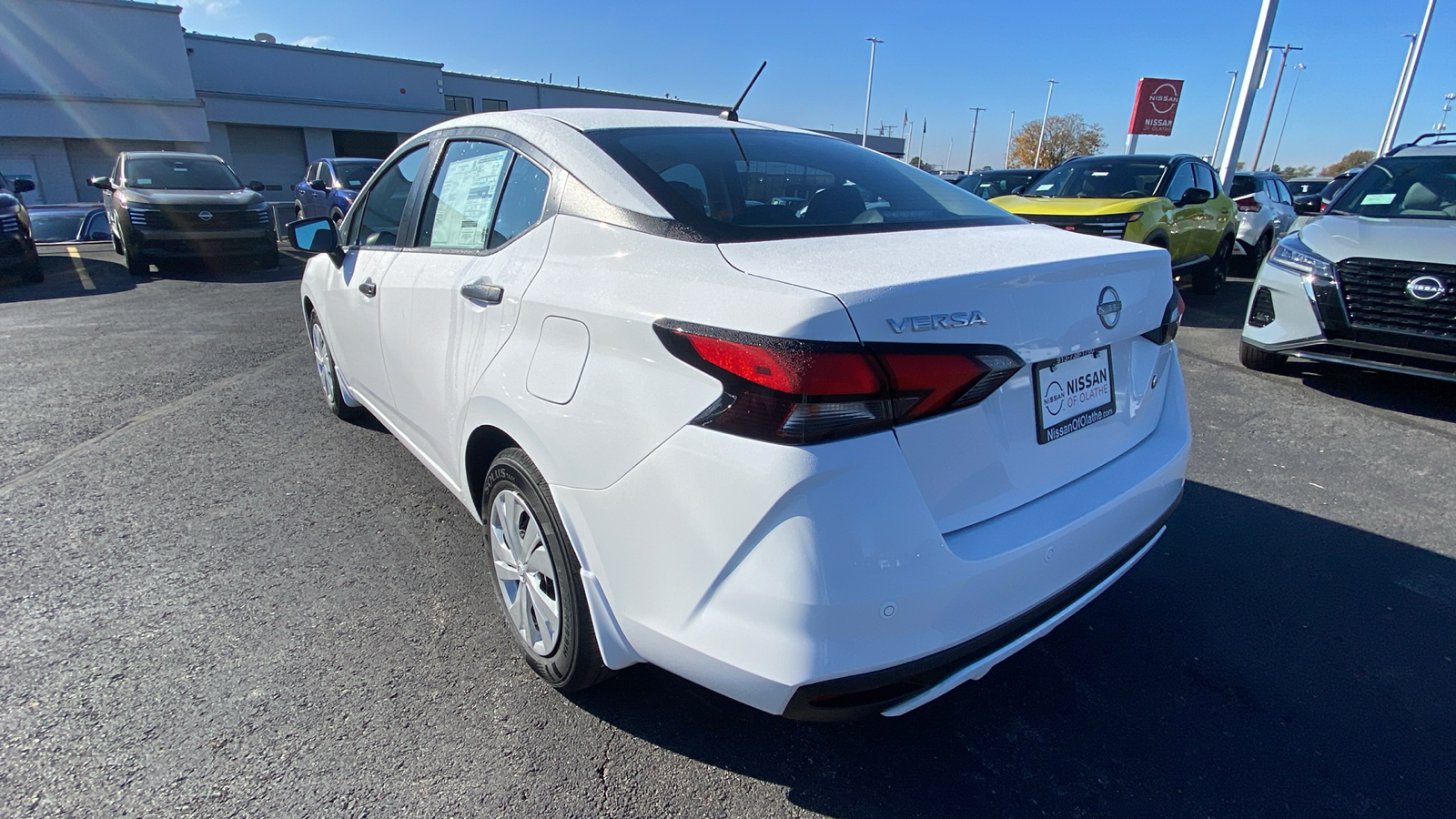 2025 Nissan Versa 1.6 S 7