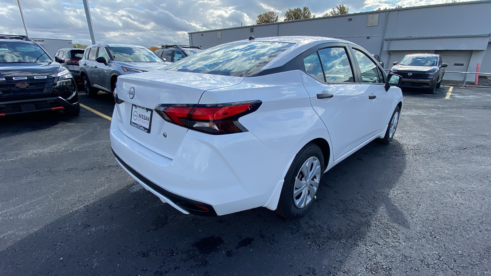 2025 Nissan Versa 1.6 S 5