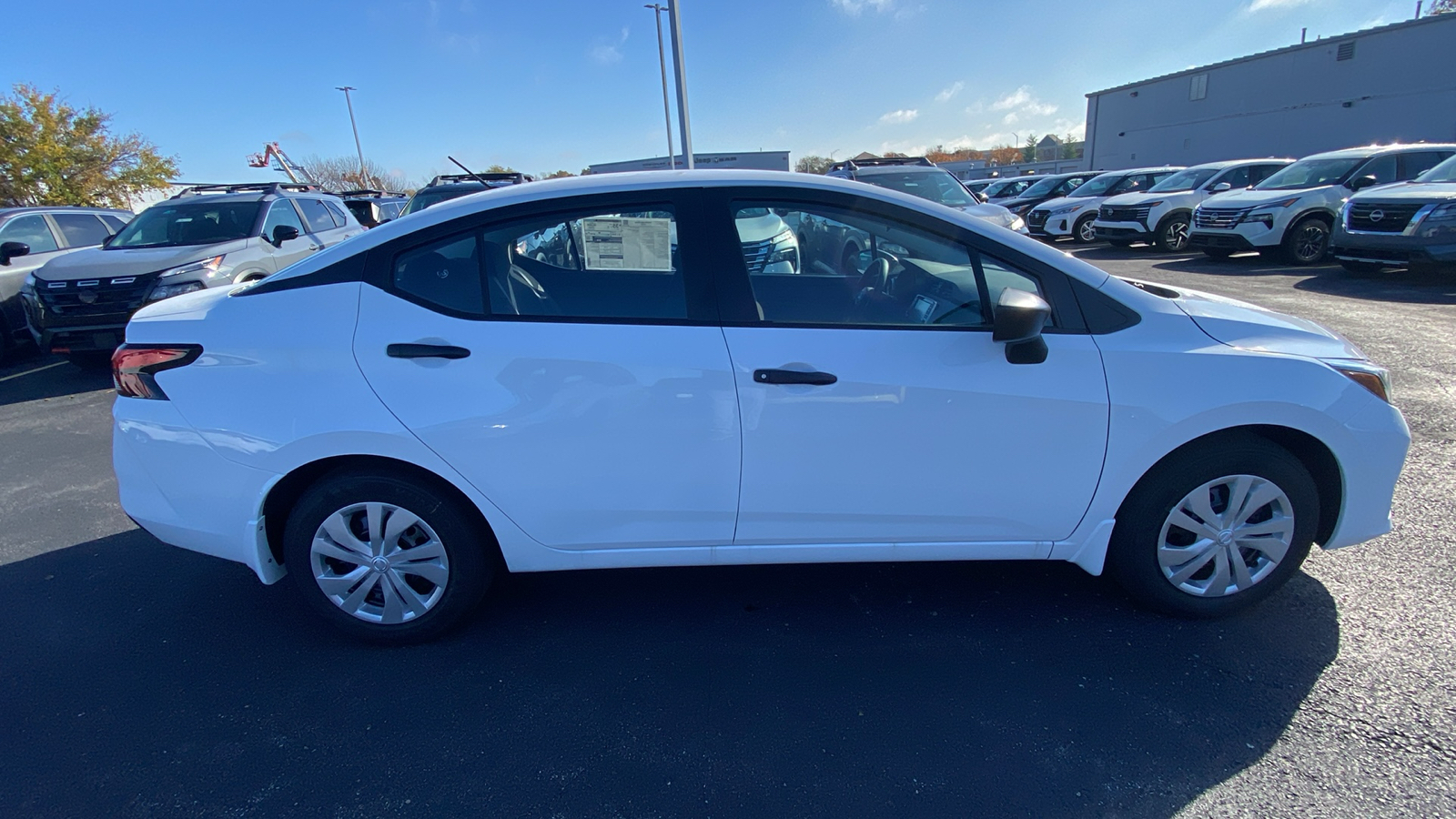 2025 Nissan Versa 1.6 S 4