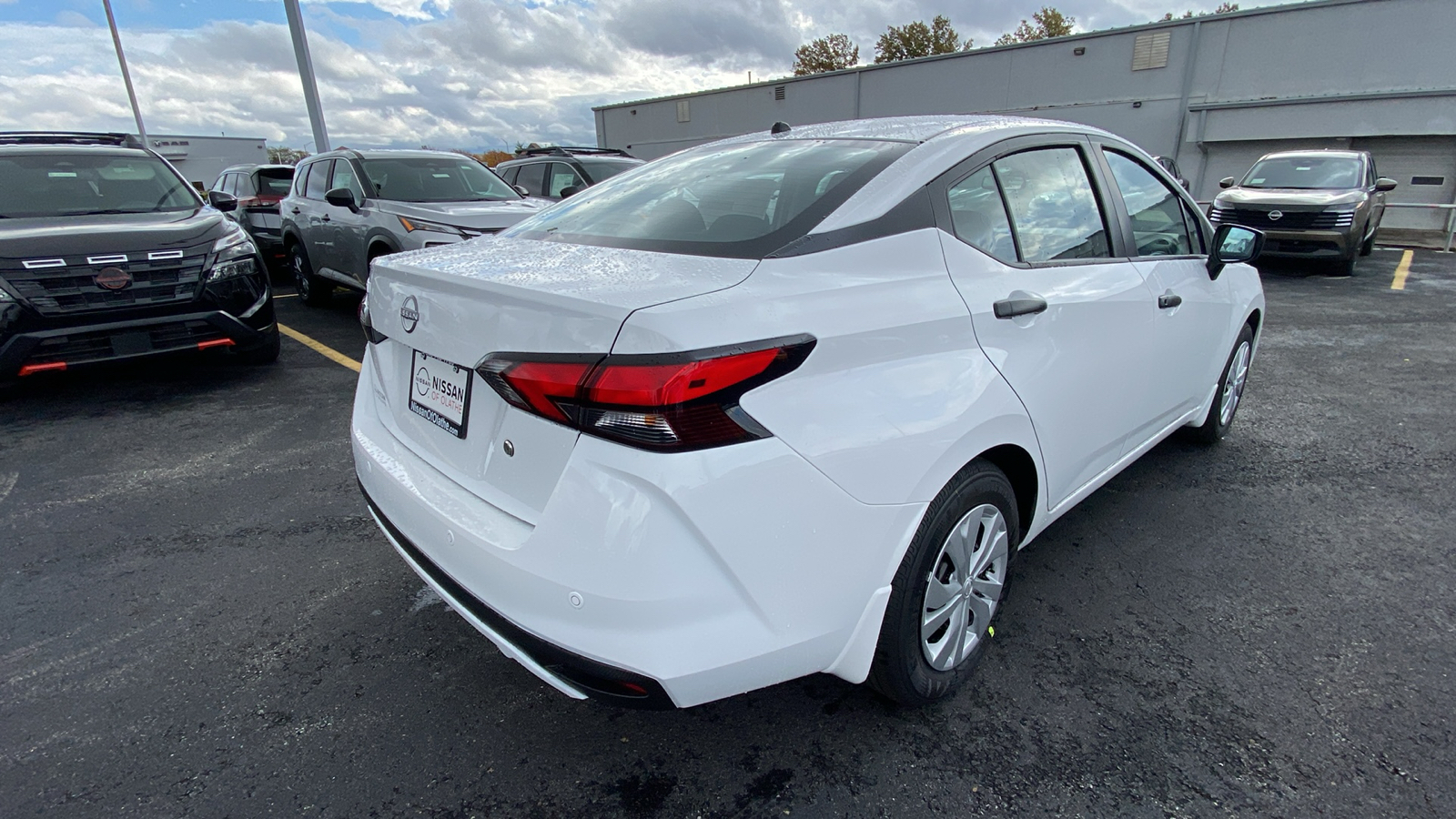 2025 Nissan Versa 1.6 S 5