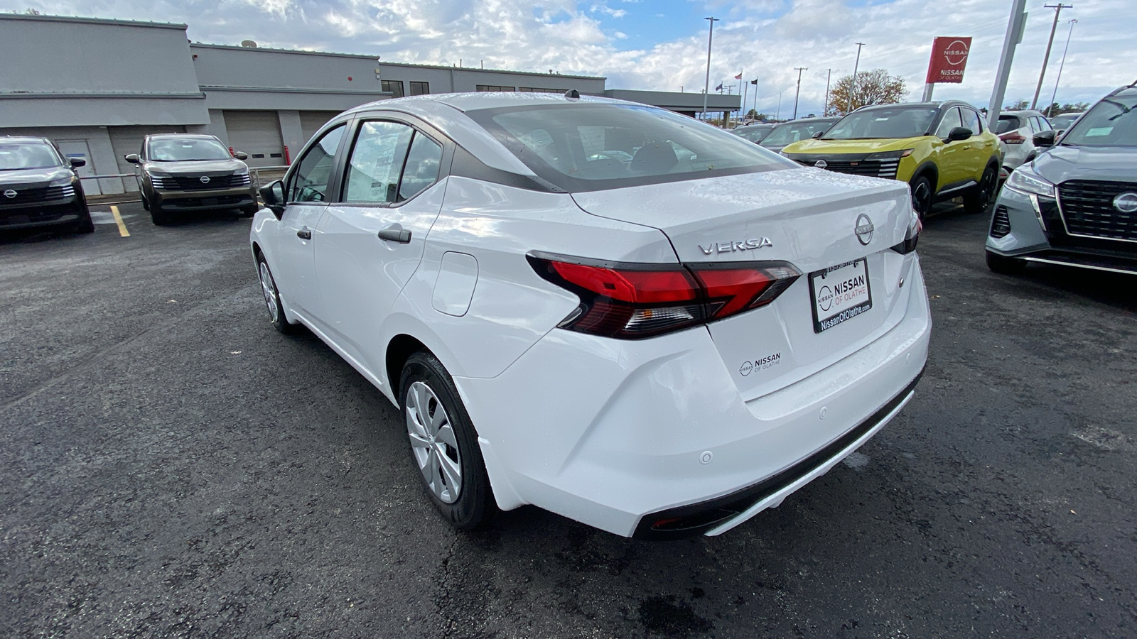 2025 Nissan Versa 1.6 S 7