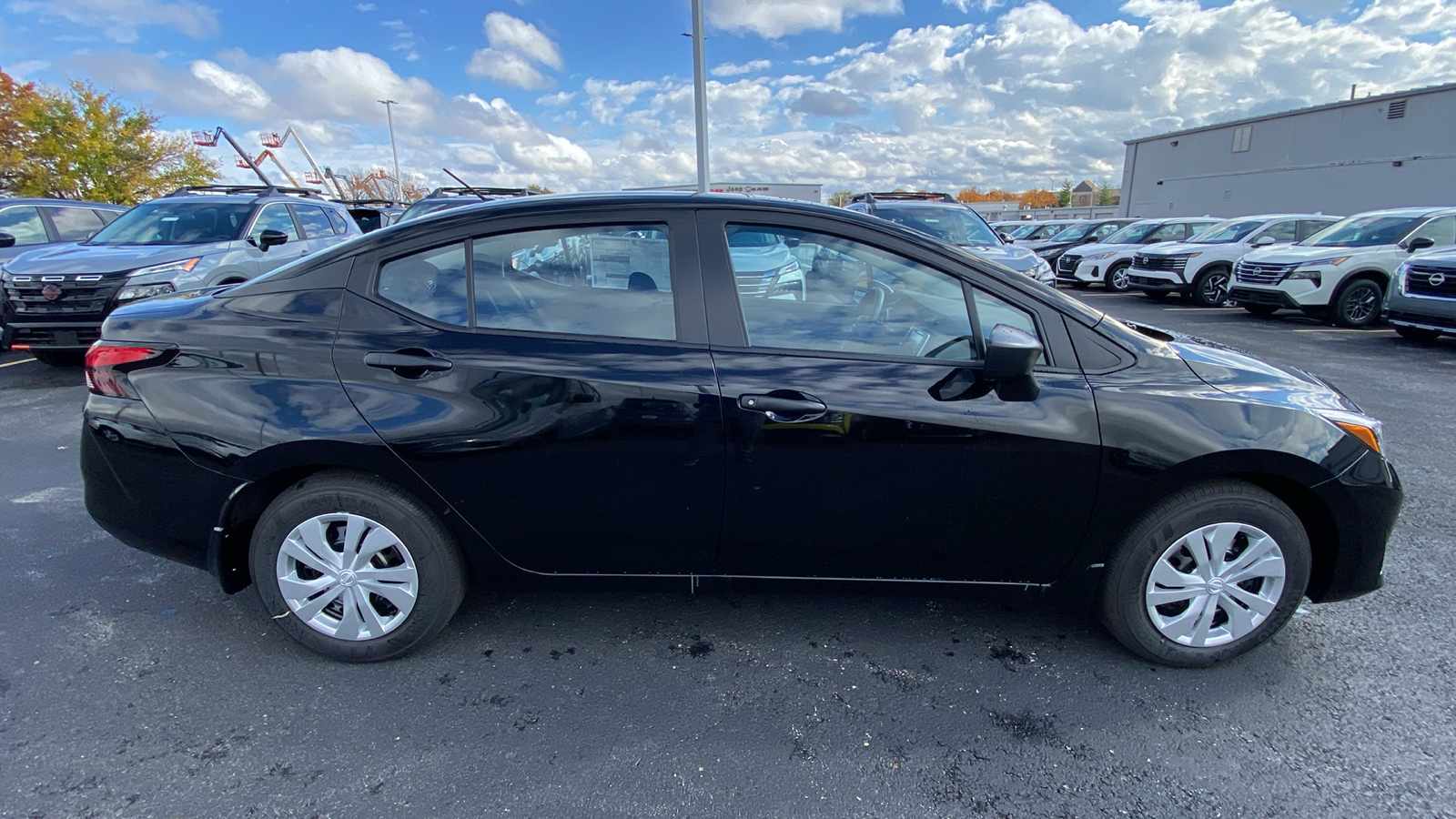 2025 Nissan Versa 1.6 S 4