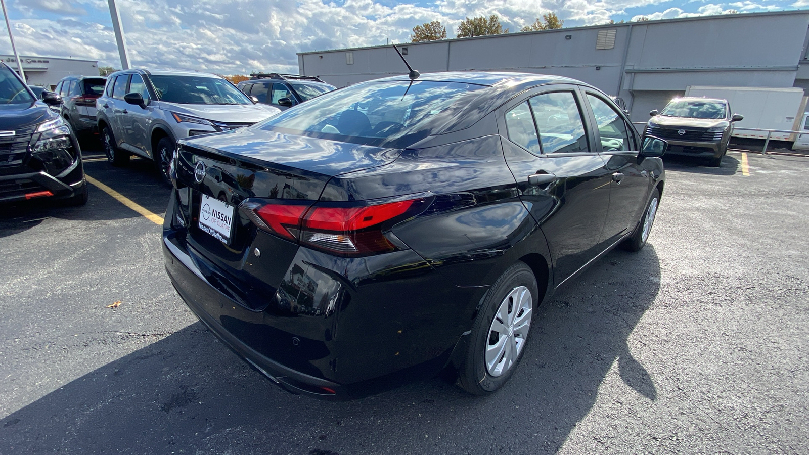 2025 Nissan Versa 1.6 S 5