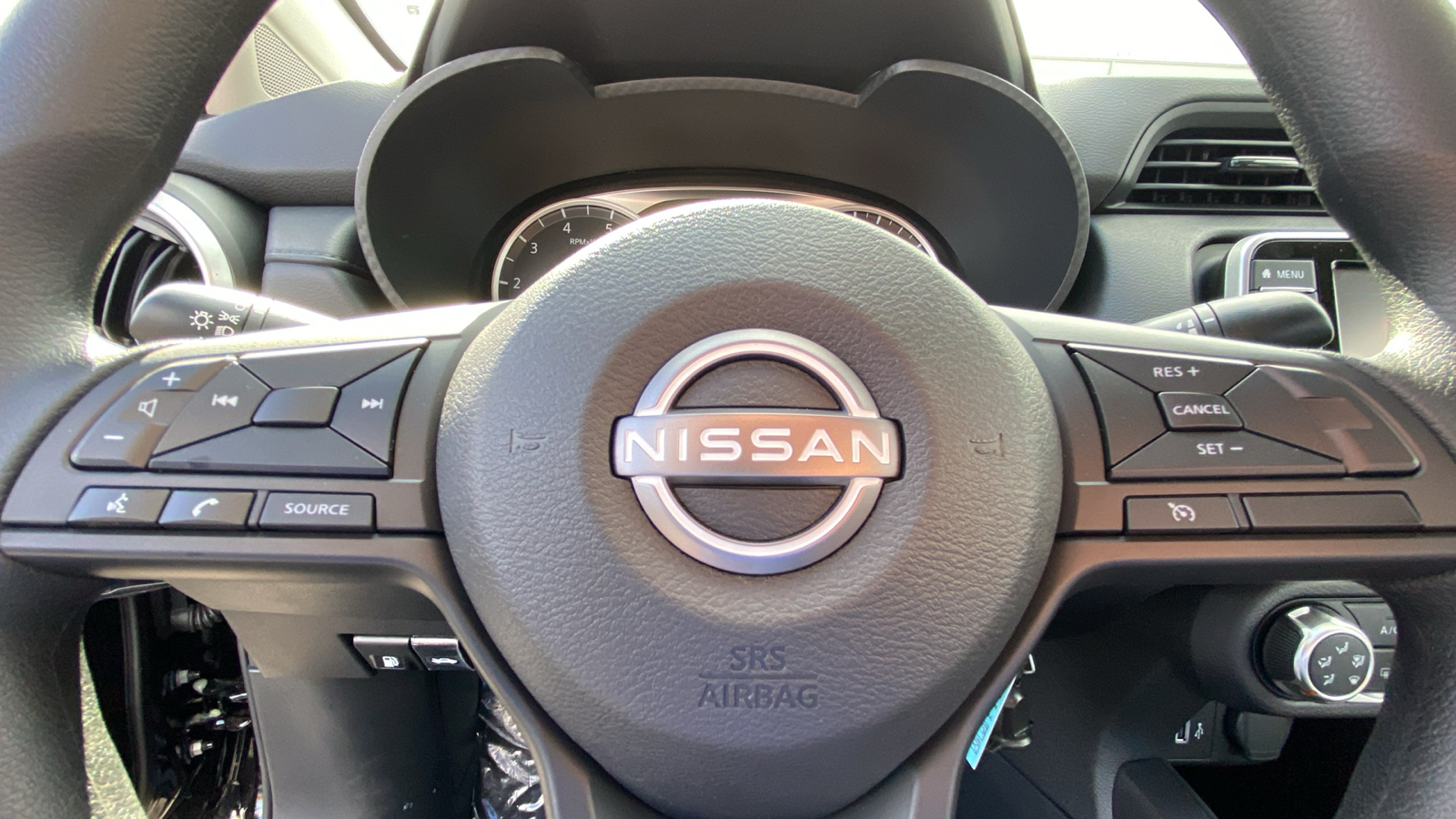 2025 Nissan Versa 1.6 S 13