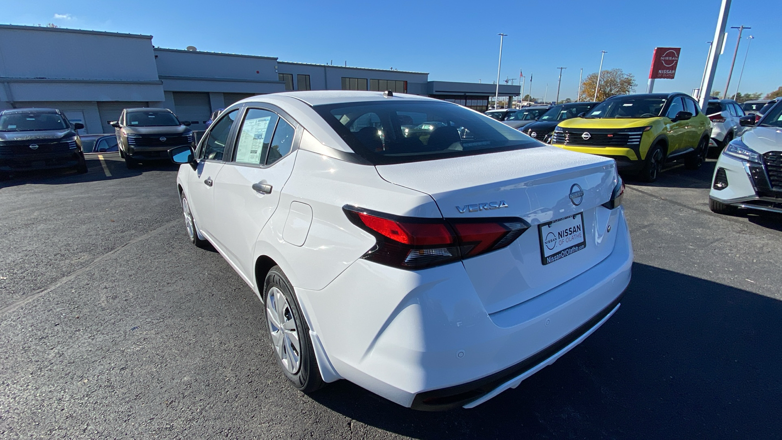 2025 Nissan Versa 1.6 S 7